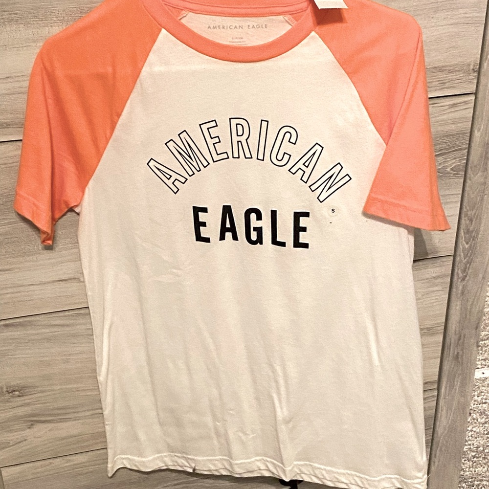NWT AMERICAN EAGLE TEE